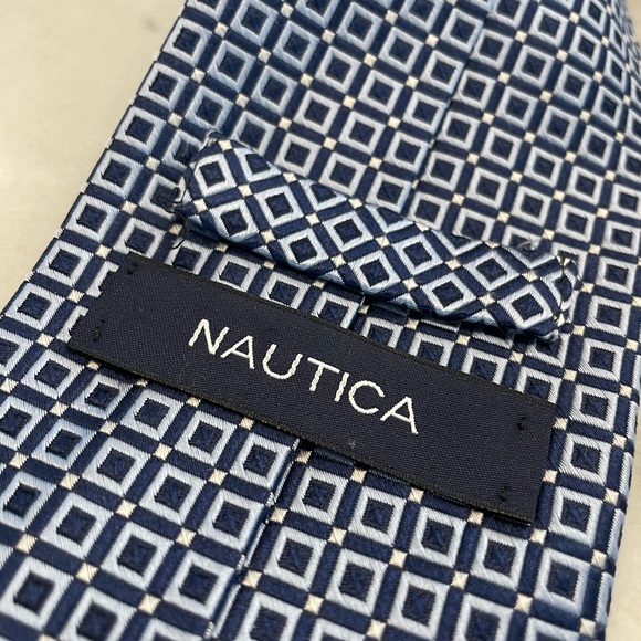 Nautica 100% Silk tie in navy and light blue. - Picture 2 of 3